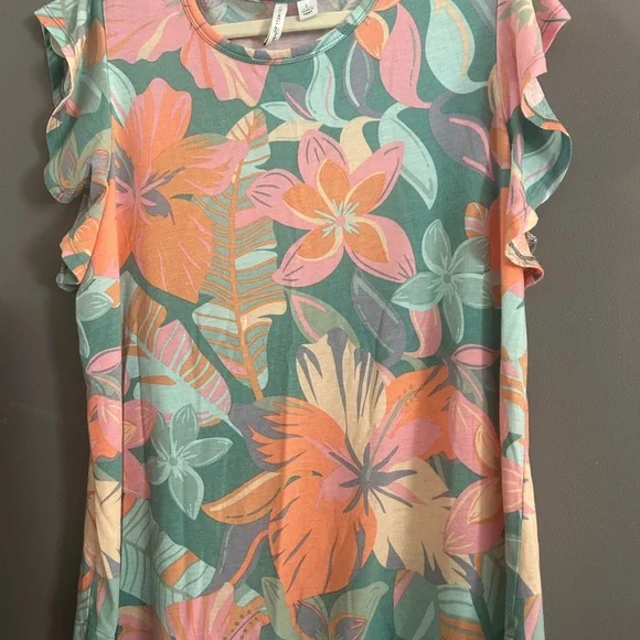 Floral Ruffle Sleeve Top Size Large - Picture 1 of 4